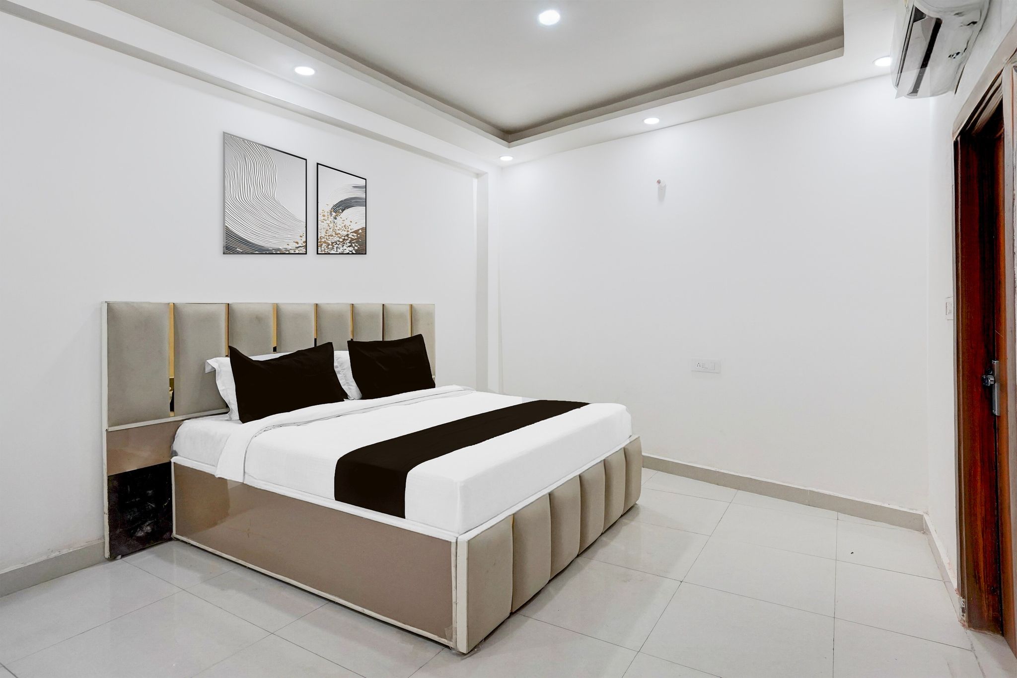 Hotel O Oshiva Stay Classic 9