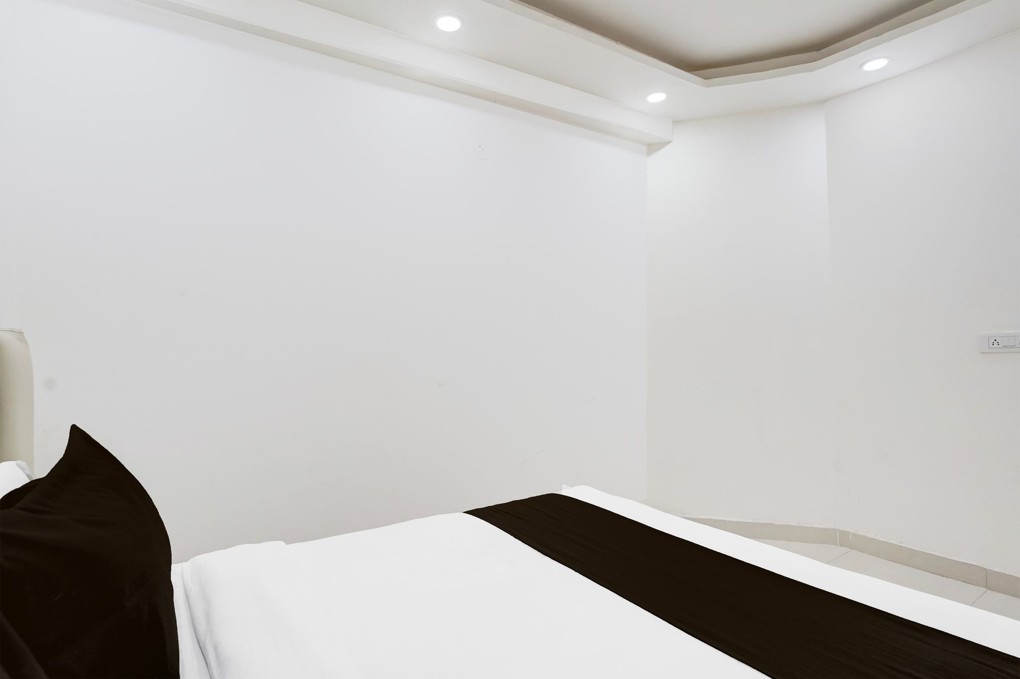 Hotel O Oshiva Stay Classic 10