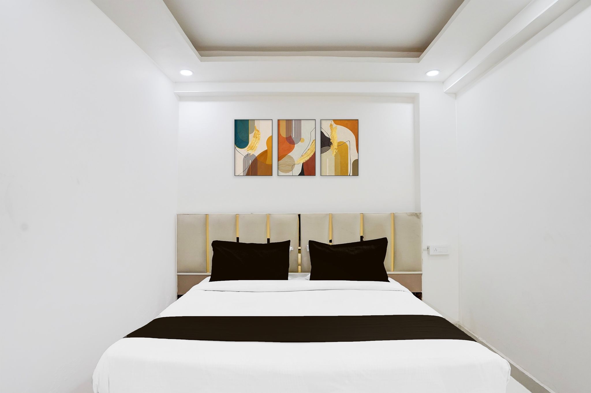 Hotel O Oshiva Stay Classic 7