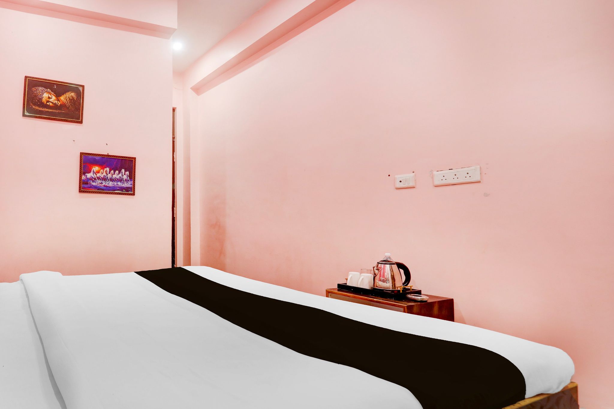 Hotel O S G H INN Classic 15