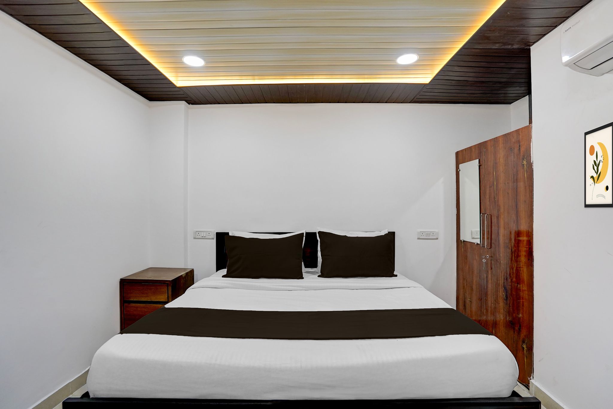 Hotel O Yatra Inn Classic 8