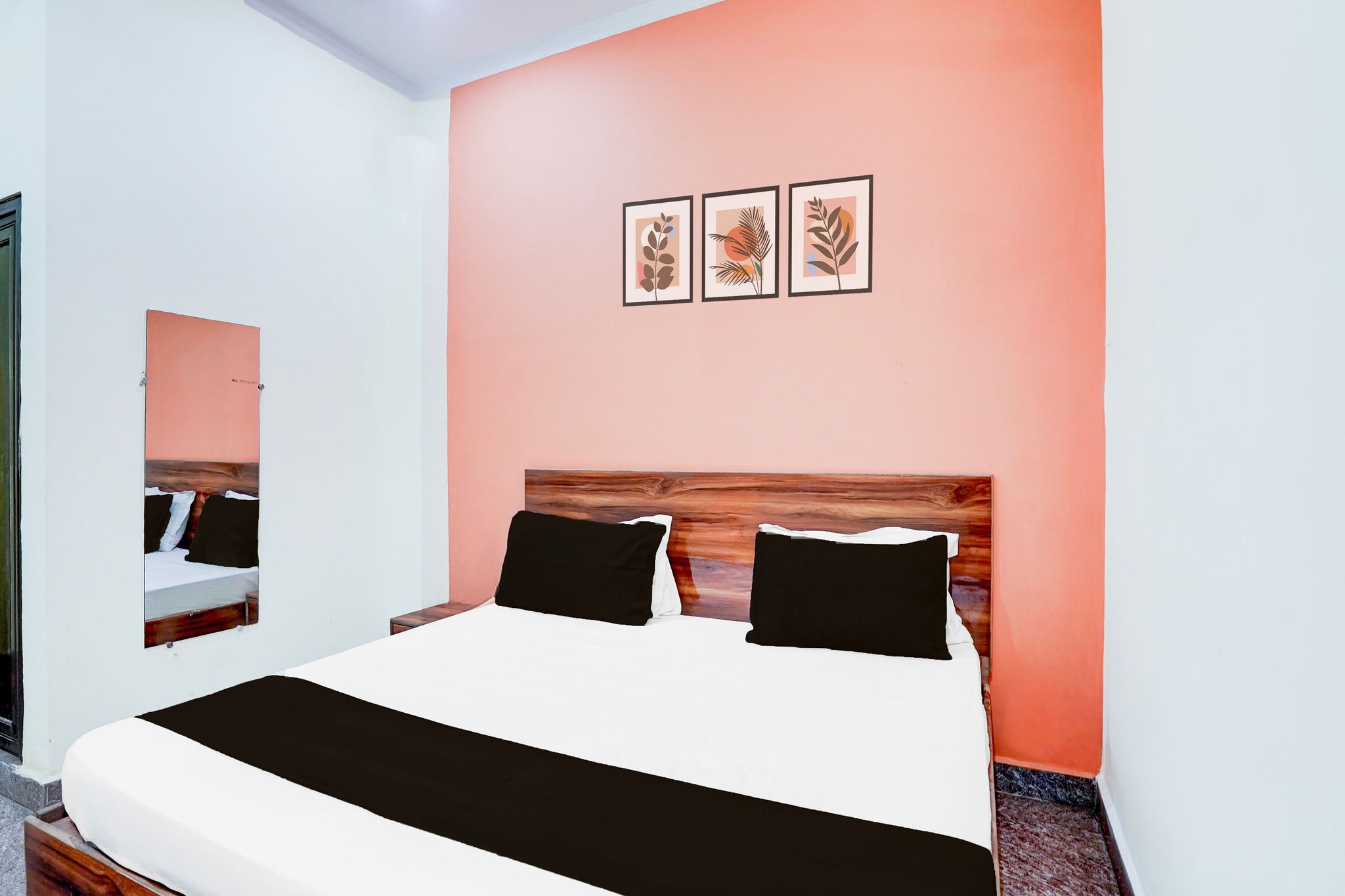 Hotel O Town Home Classic 4