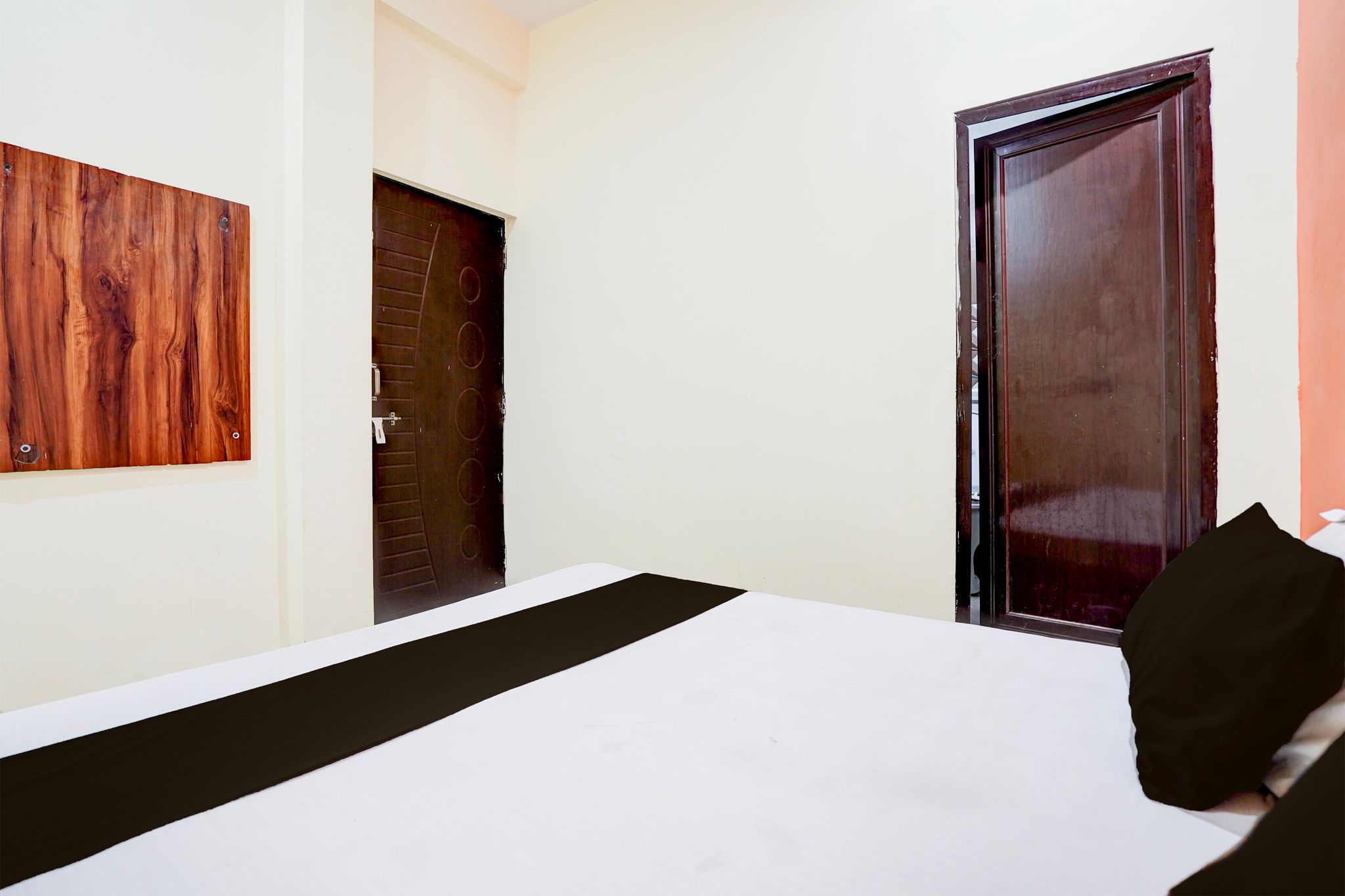 Hotel O Town Home Classic 7