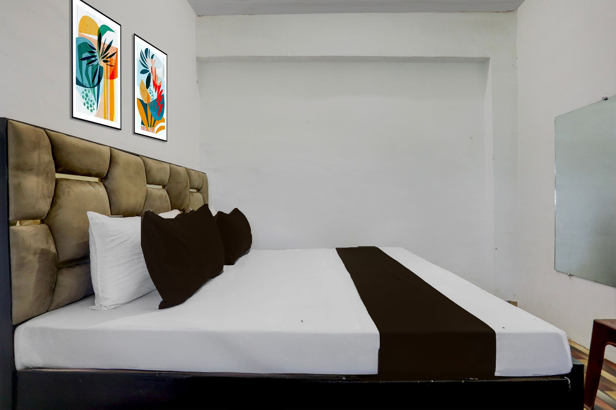 Hotel O S1 Hotel Palace NH 19 Classic 9