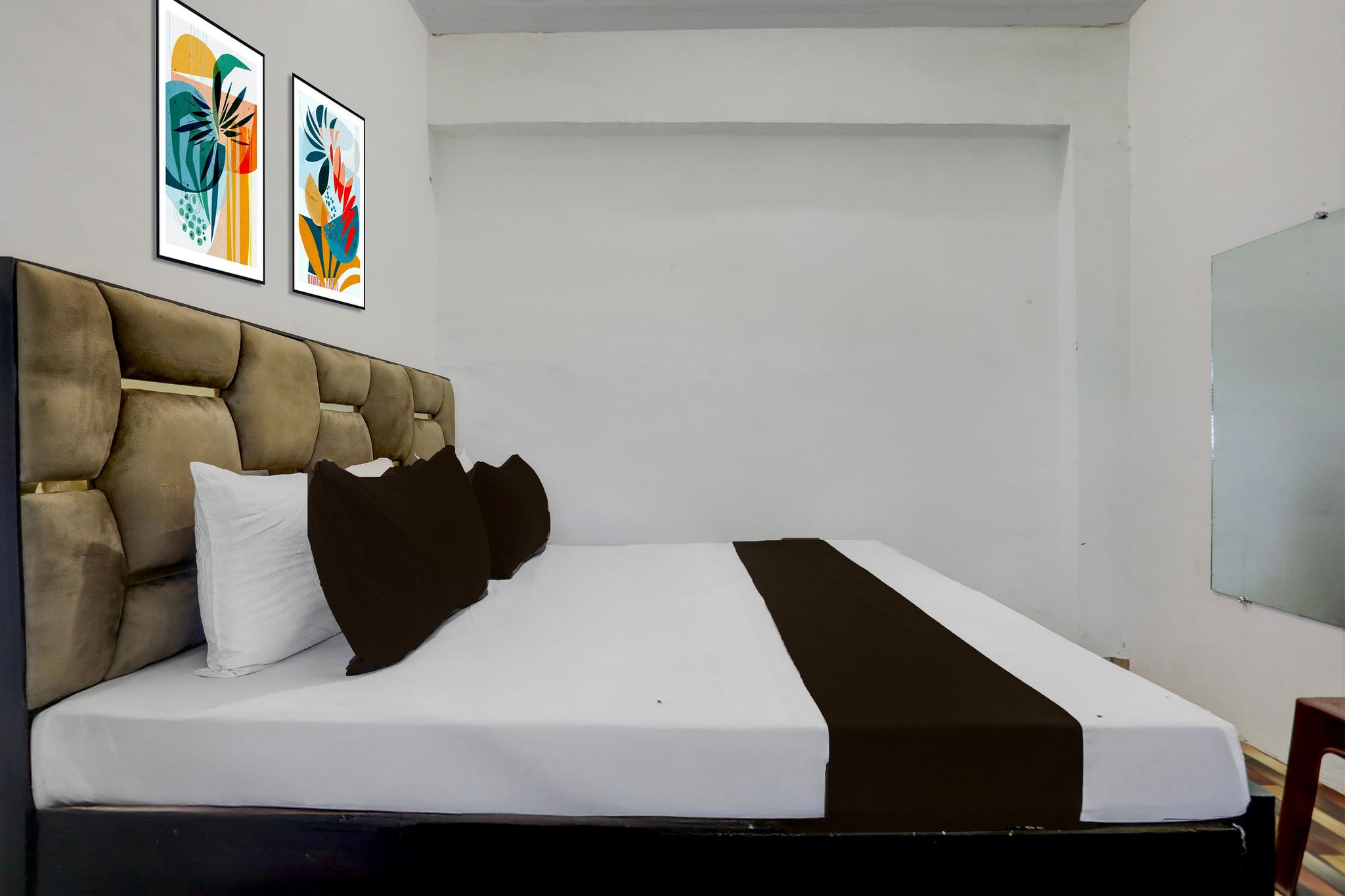 Hotel O S1 Hotel Palace NH 19 SPOT ON NON-AC 8