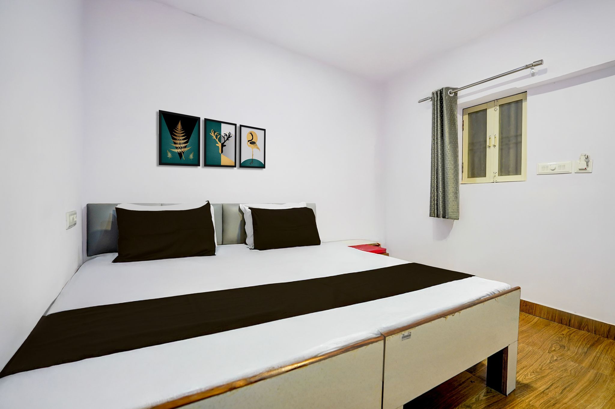 SPOT ON Stay In Banarasiya Classic 6