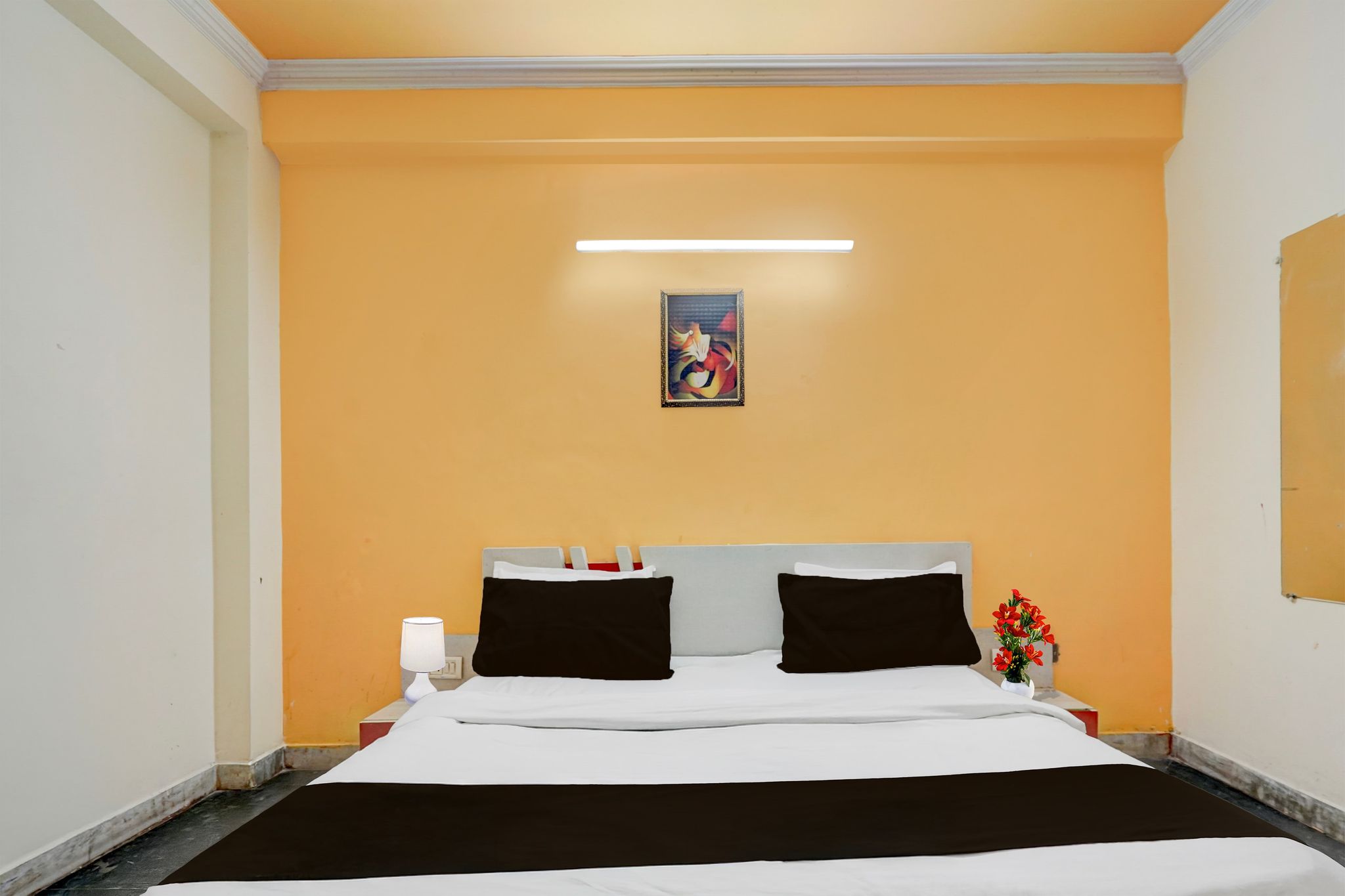 Hotel O TAVIRA INN Sector 34 Metro Station Classic 15