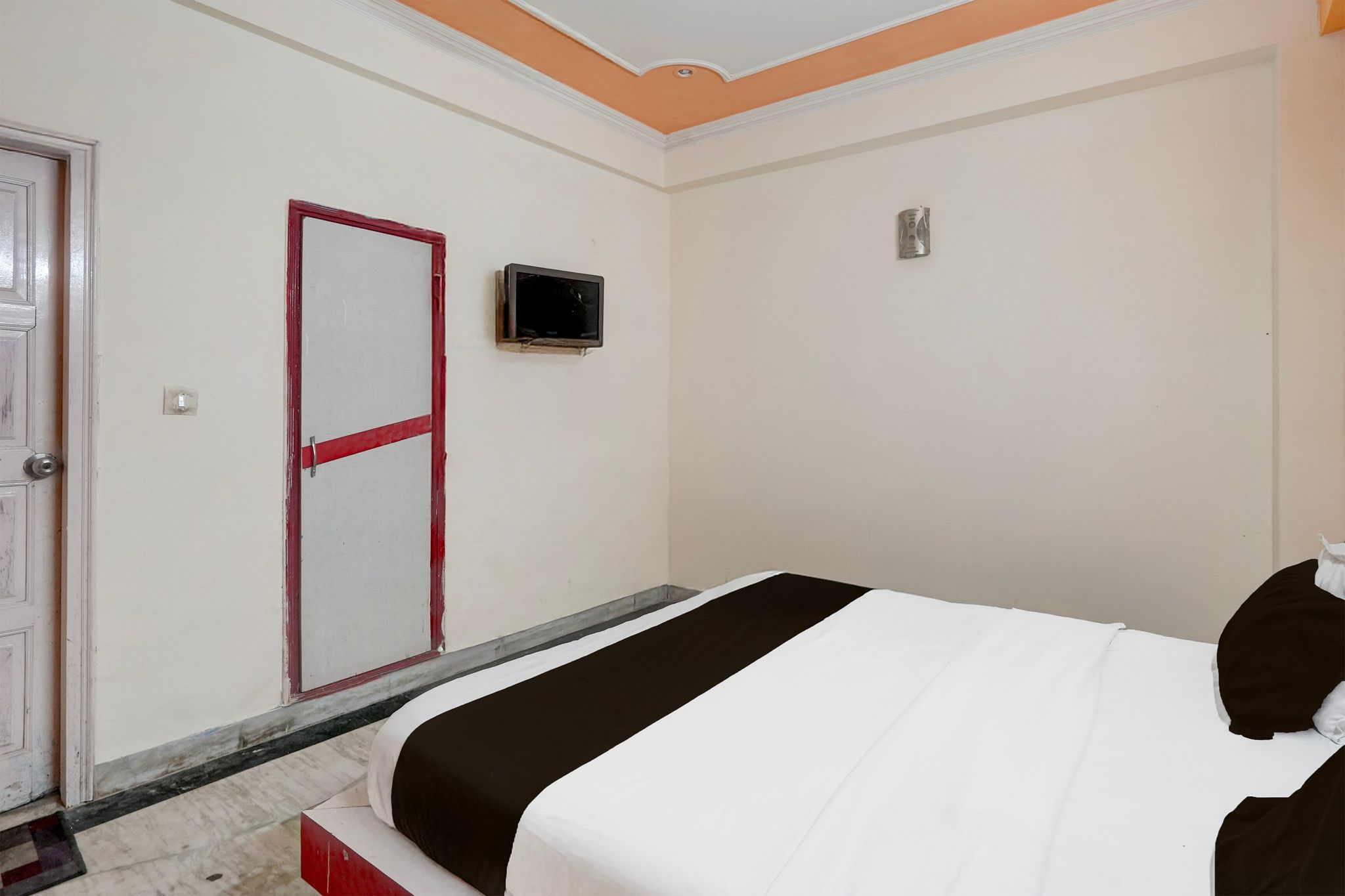 Hotel O TAVIRA INN Sector 34 Metro Station Classic 13