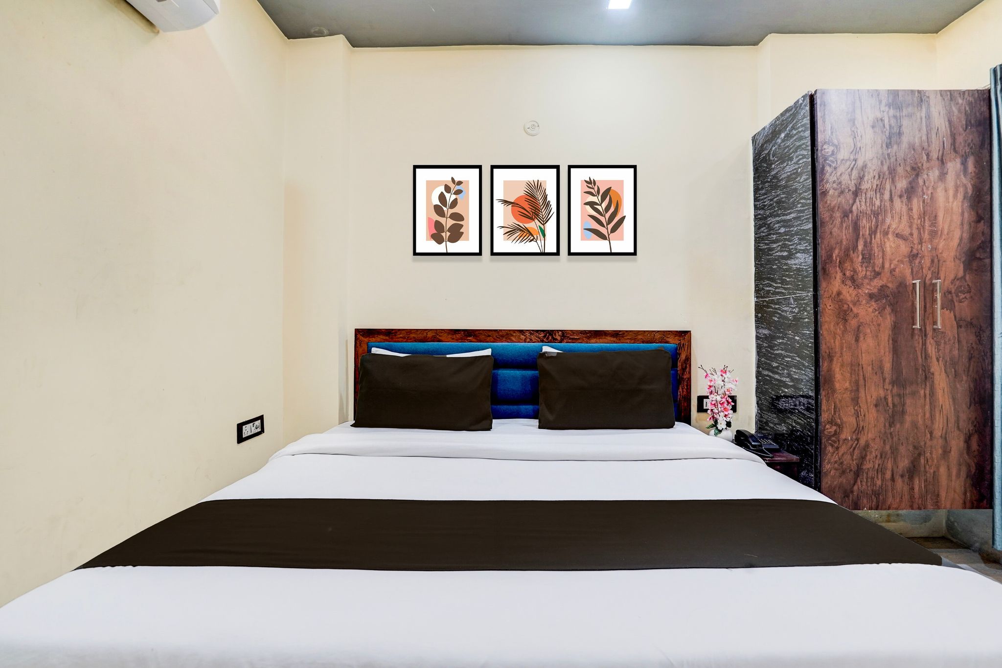 Hotel O Luxe Paradise Classic 15