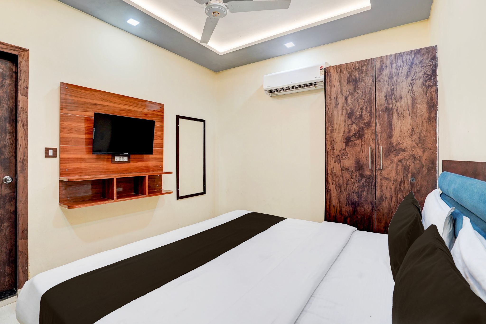 Hotel O Luxe Paradise Classic 7