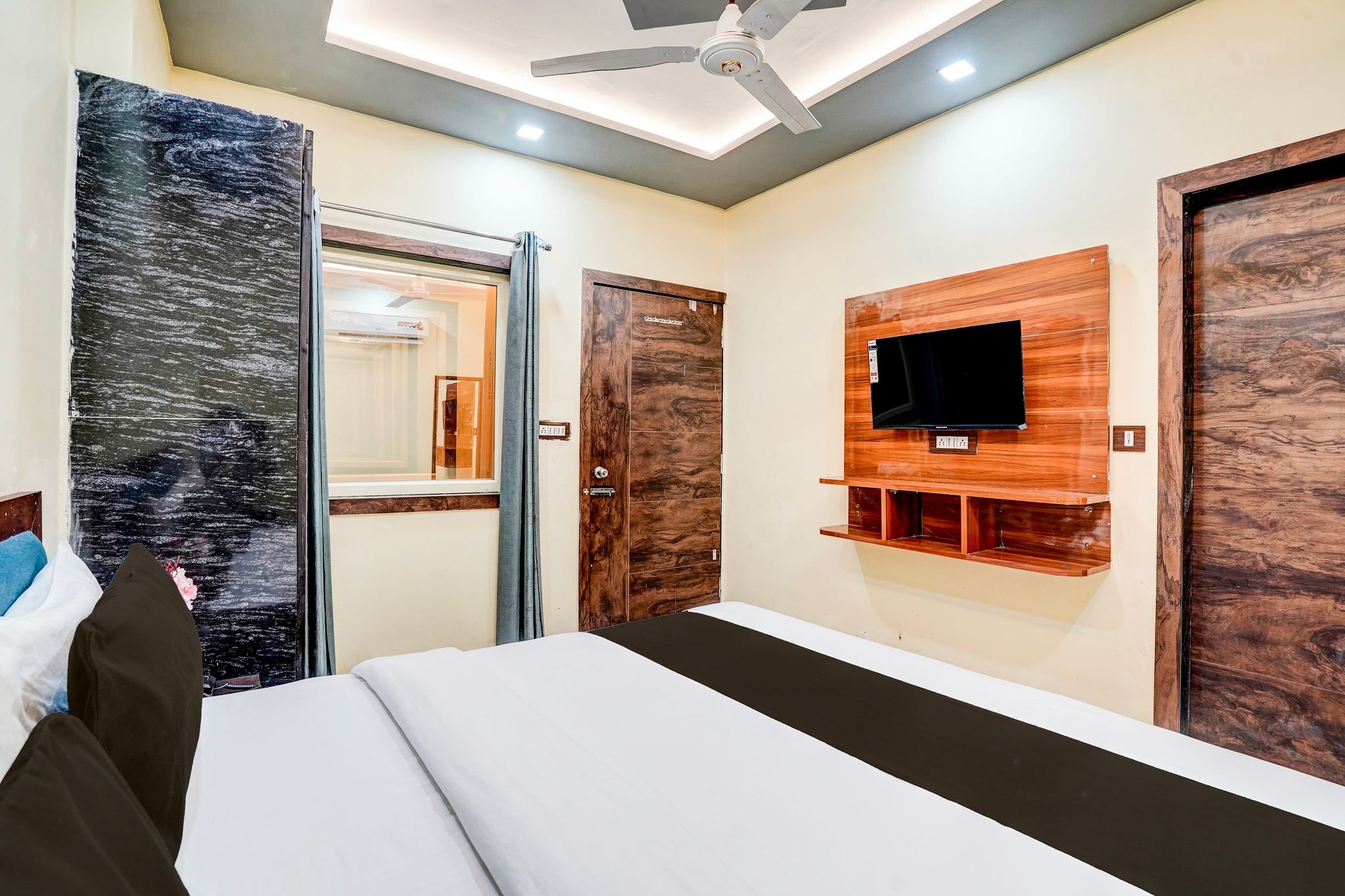 Hotel O Luxe Paradise Classic 5