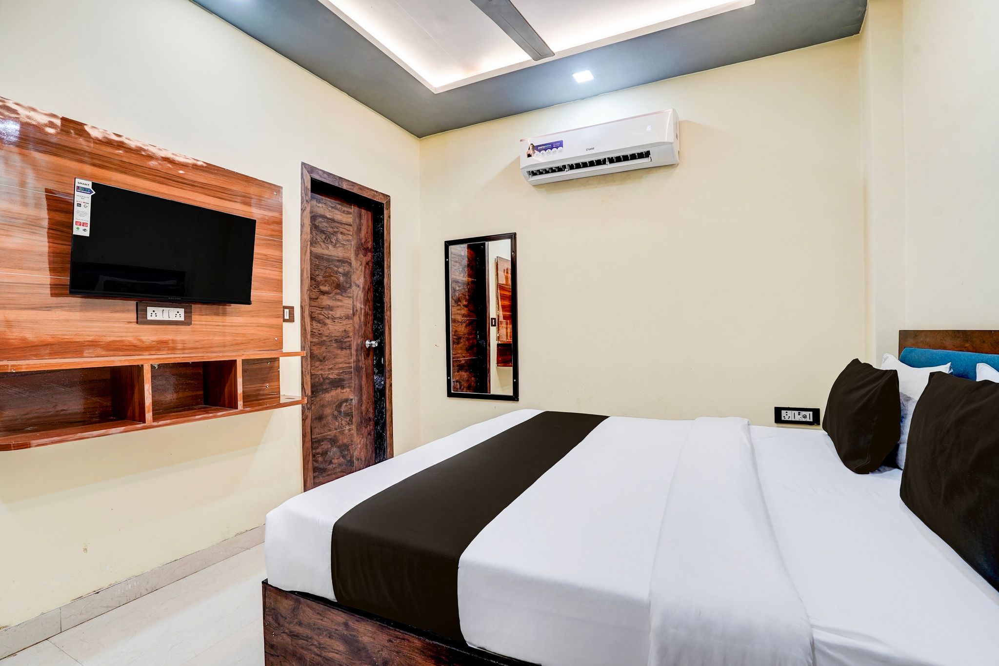 Hotel O Luxe Paradise Classic 12