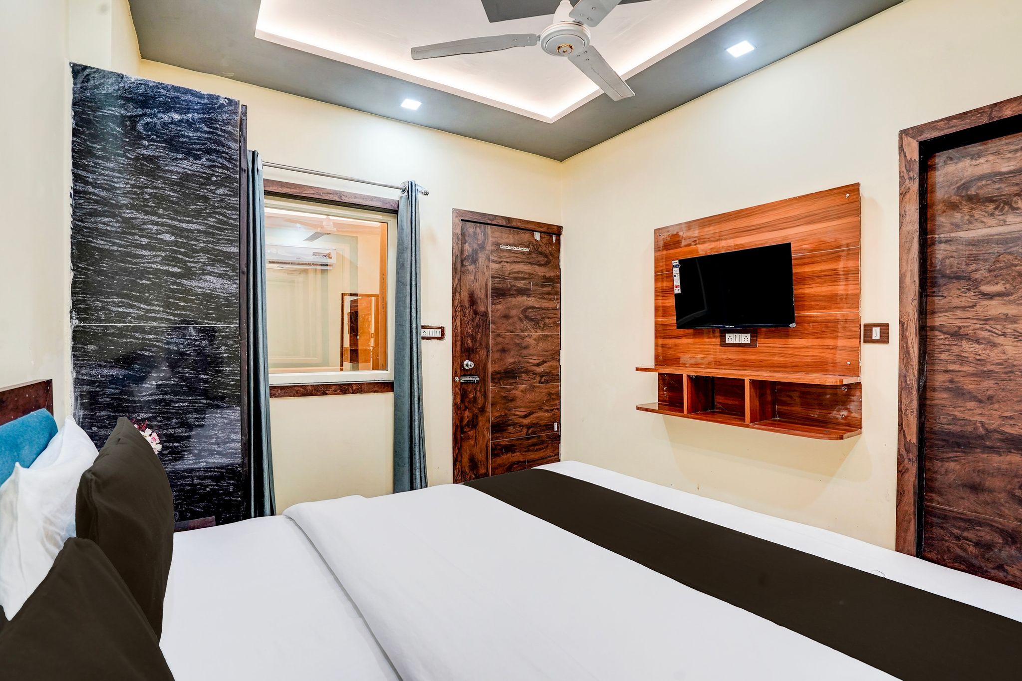 Hotel O Luxe Paradise Classic 14