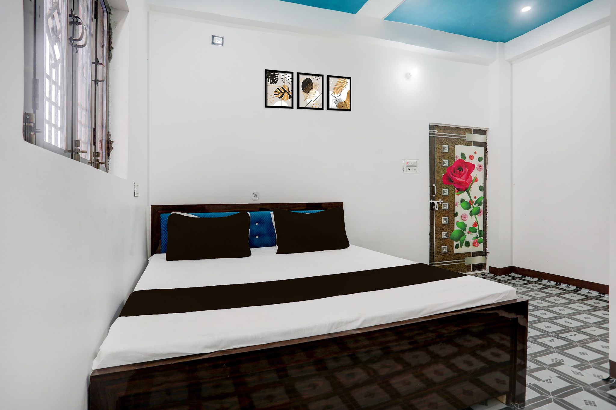 SPOT ON Ajay Hotel Phulpur Railway station Classic 12