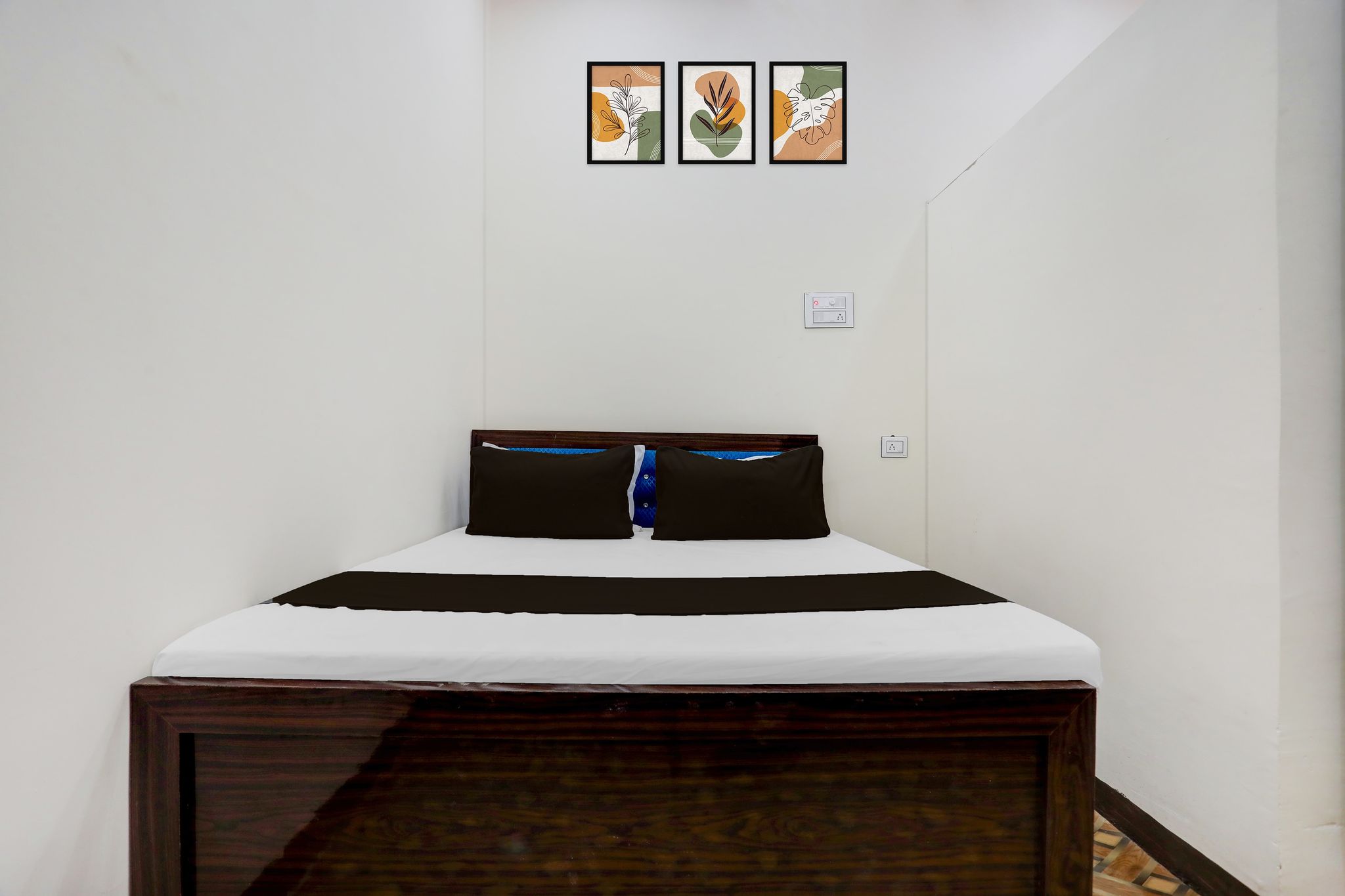 SPOT ON Ajay Hotel Phulpur Railway station Classic 11