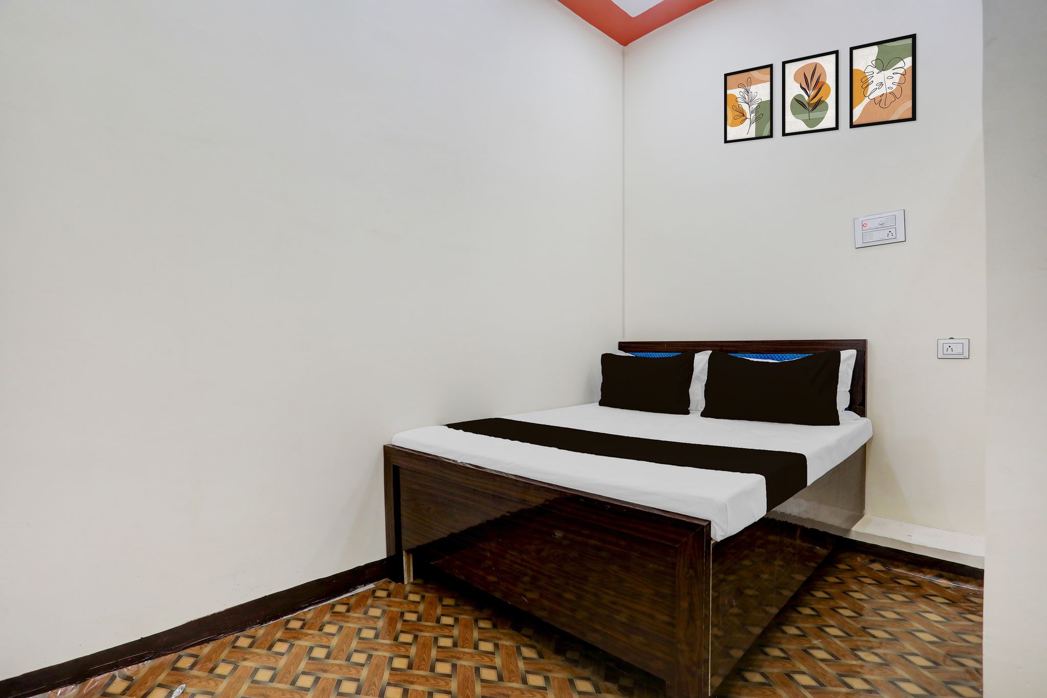 SPOT ON Ajay Hotel Phulpur Railway station Classic 9