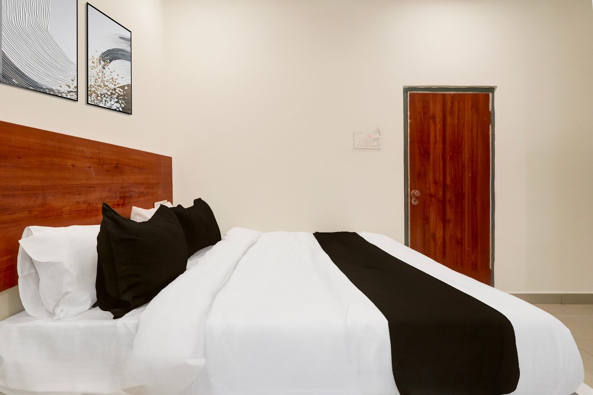 Hotel O RB Classic Inn Classic 12