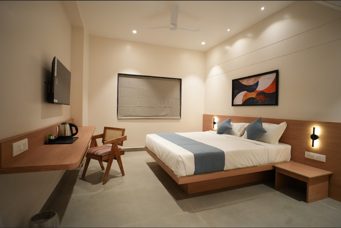 Premier Deluxe King Room