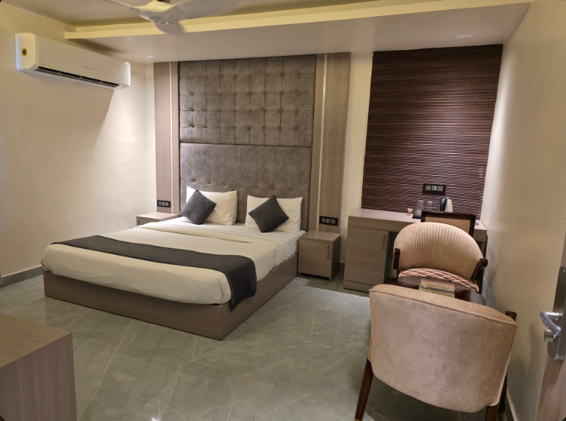 Hotel Ronald Inn Deluxe Room 4