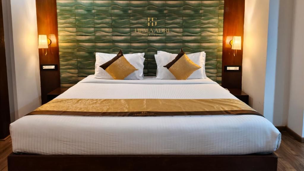 Hotel Hemaadri Grand Executive Room 7