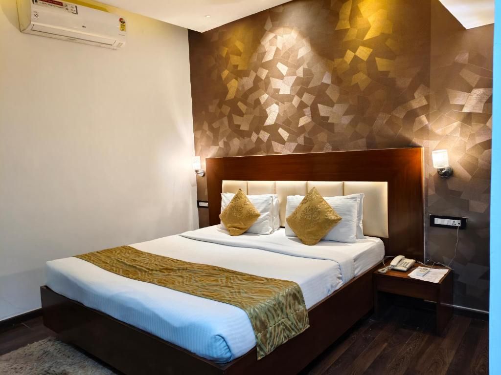 Hotel Hemaadri Grand Executive Room 3