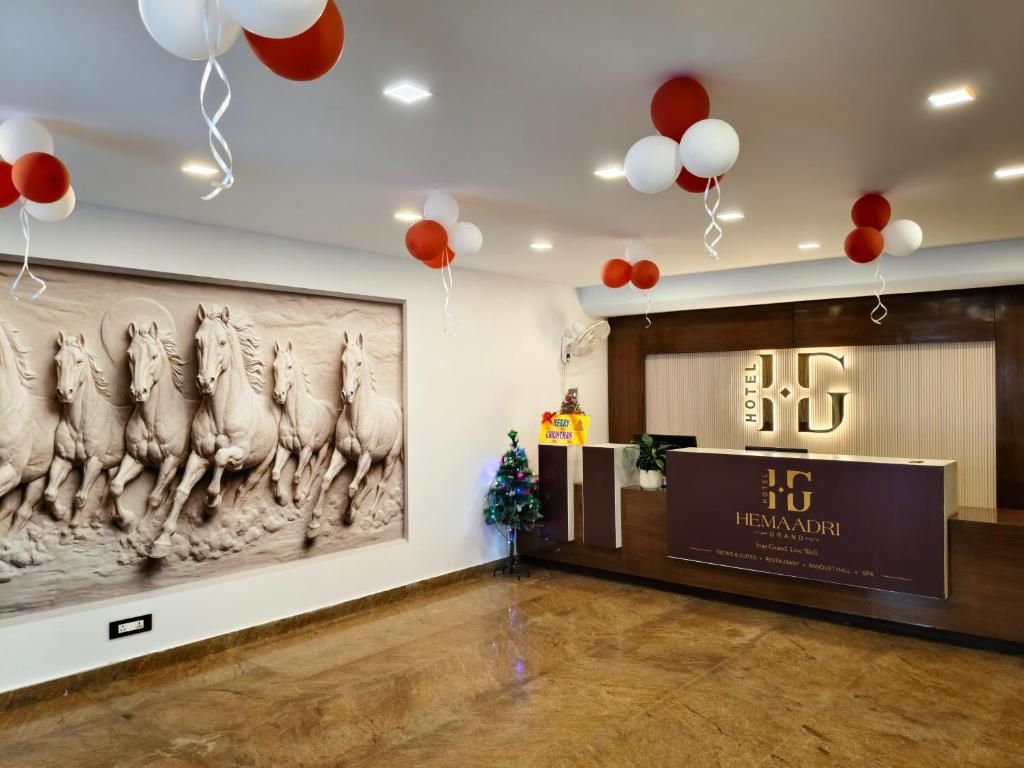 Hotel Hemaadri Grand