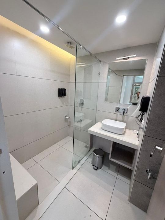 TGR , Ankleshwar Deluxe Double Room 6