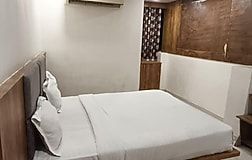 Hotel Bhavya Deluxe Rom