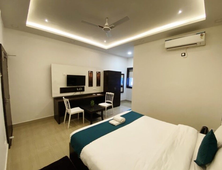 Hotel Shivali Inn Deluxe Room 2