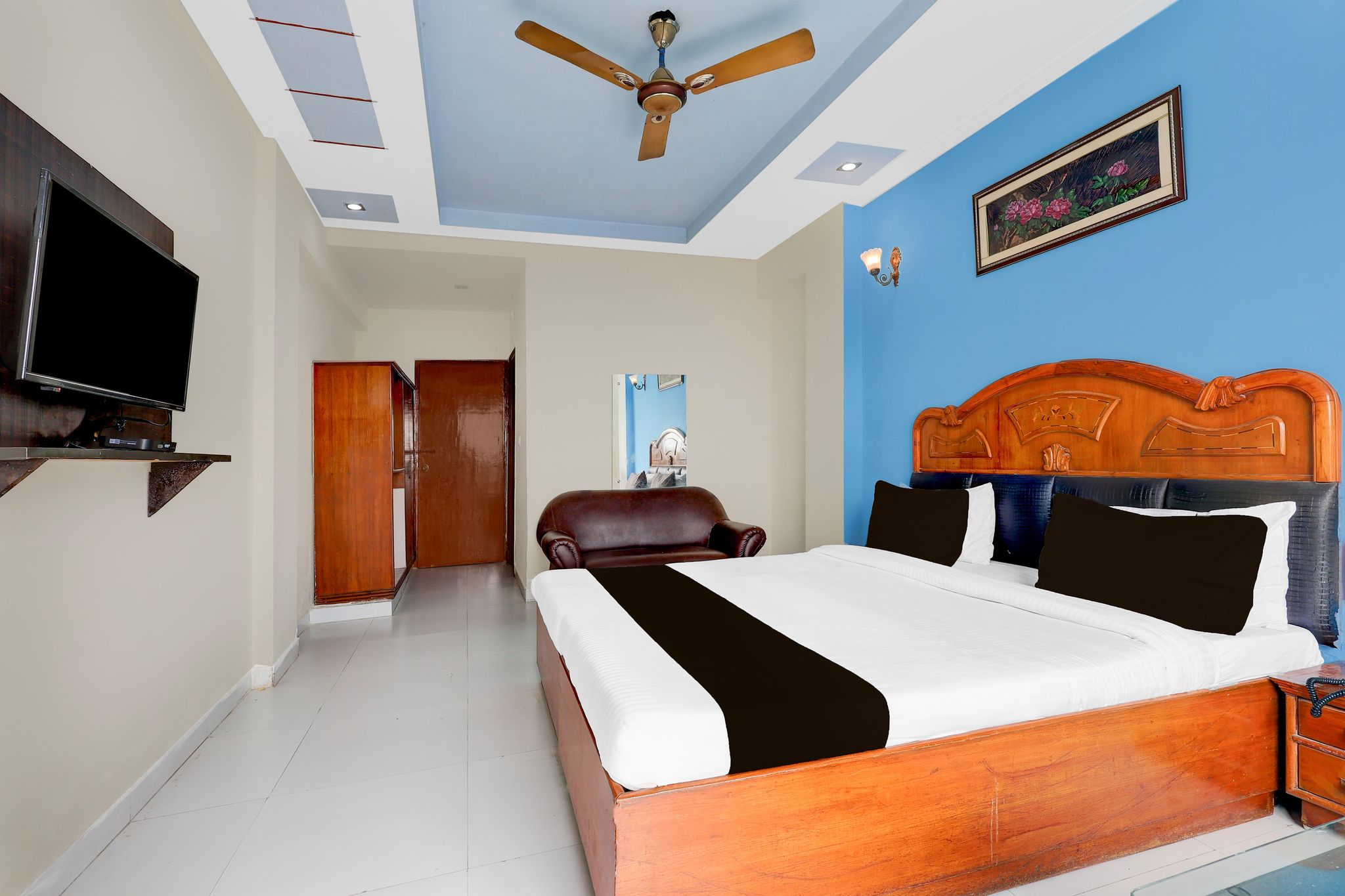 Collection O Taj Empire Classic 9