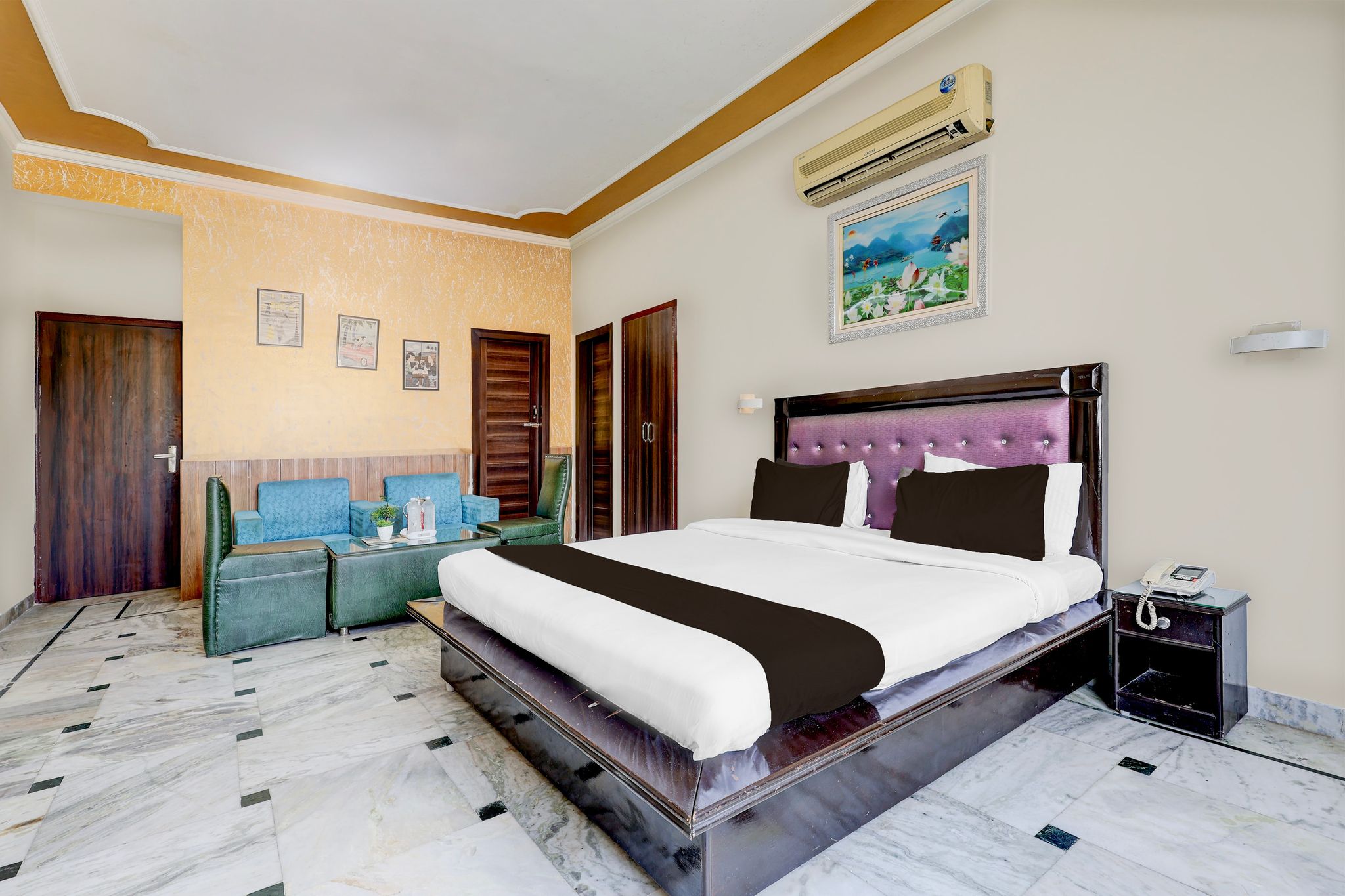 Collection O Taj Empire Classic 14