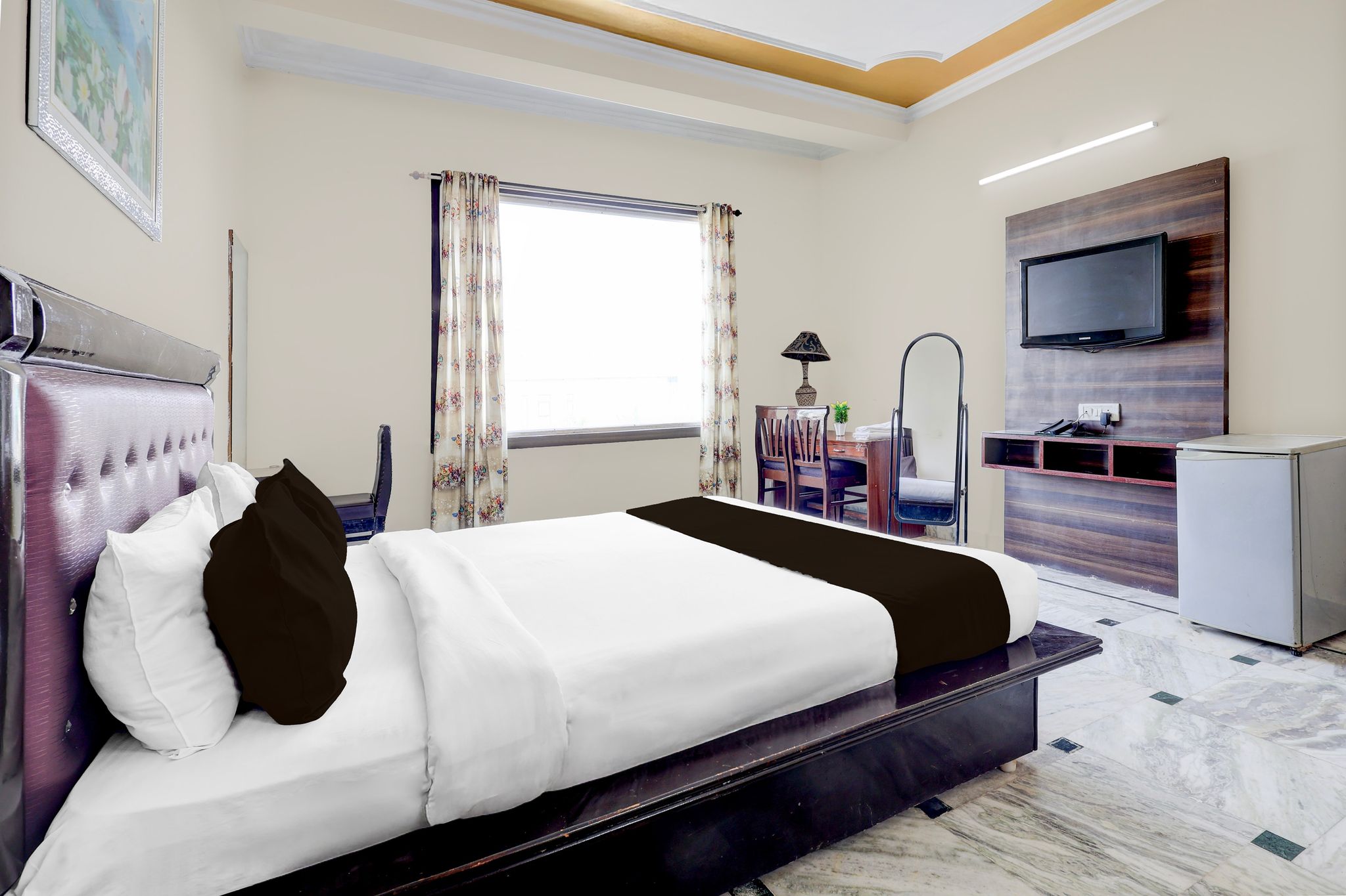 Collection O Taj Empire Classic 12