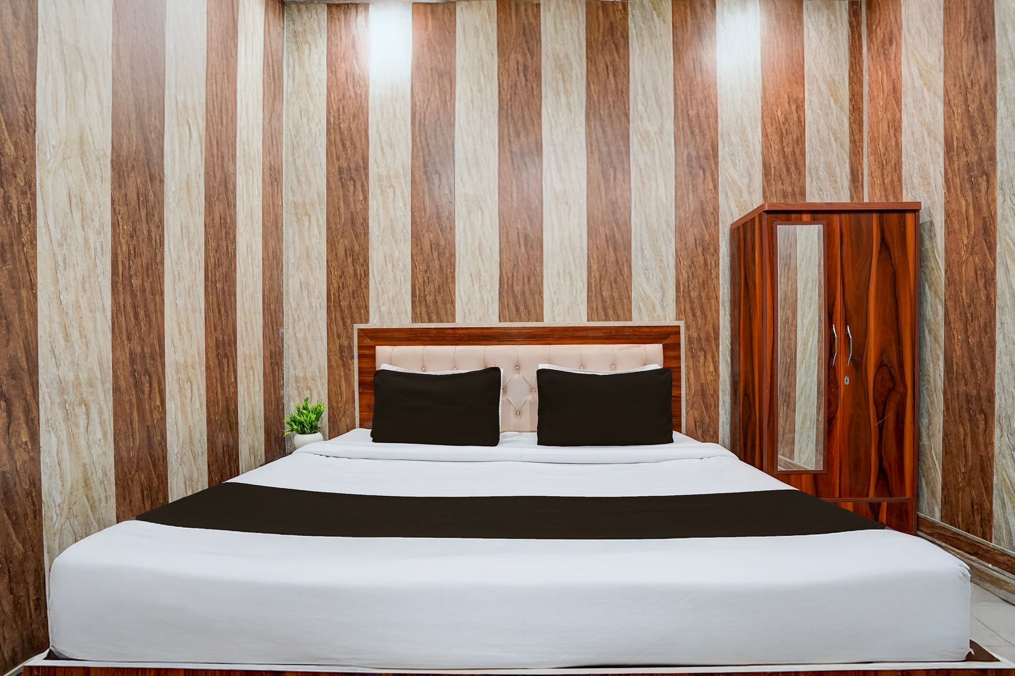 Super Hotel O Dadri Railway Station Formerly Cross Town CLASSIC 16