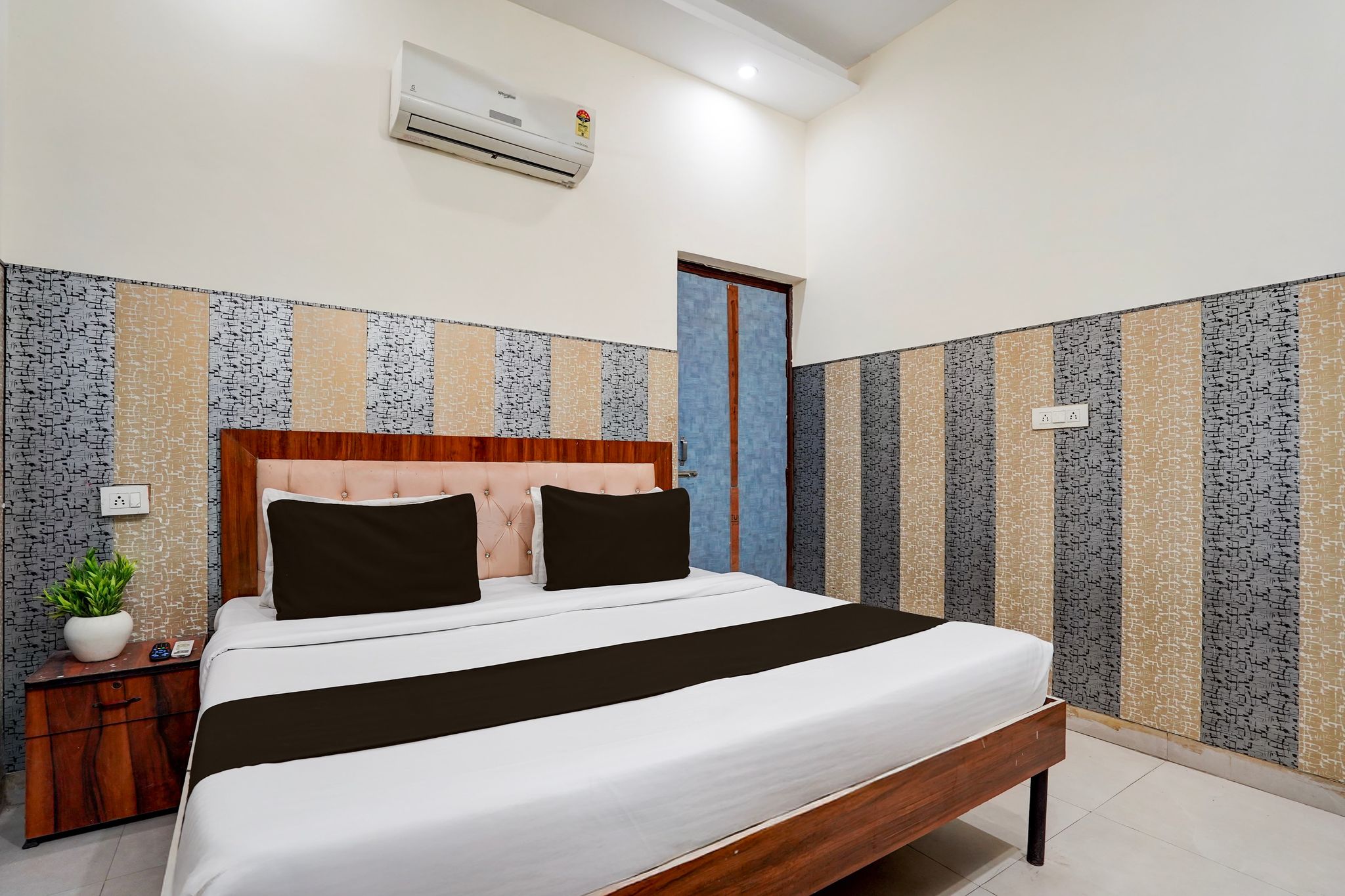 Super Hotel O Dadri Railway Station Formerly Cross Town CLASSIC 14