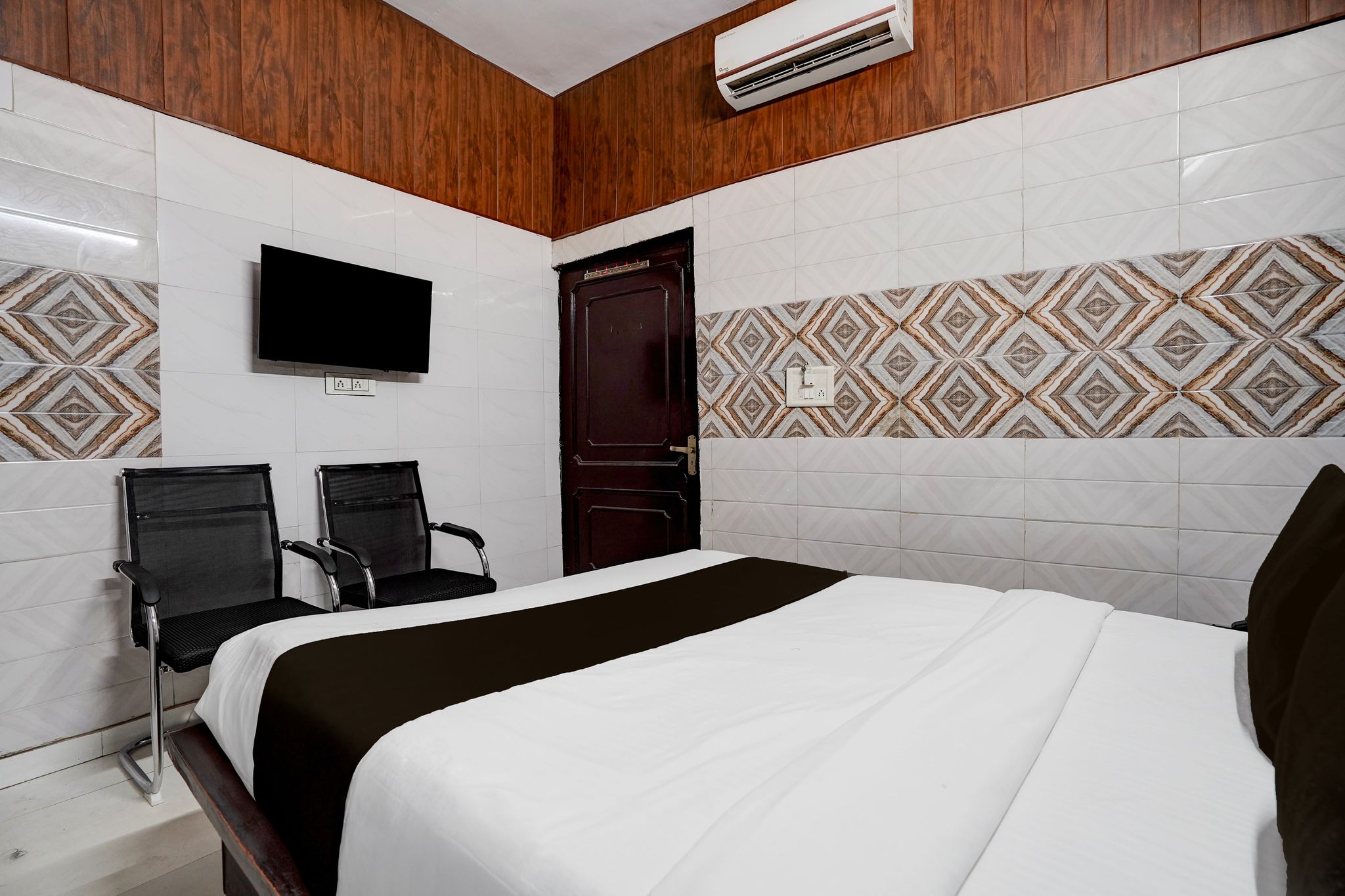 Collection O Hindon Airport Ghaziabad CLASSIC 15