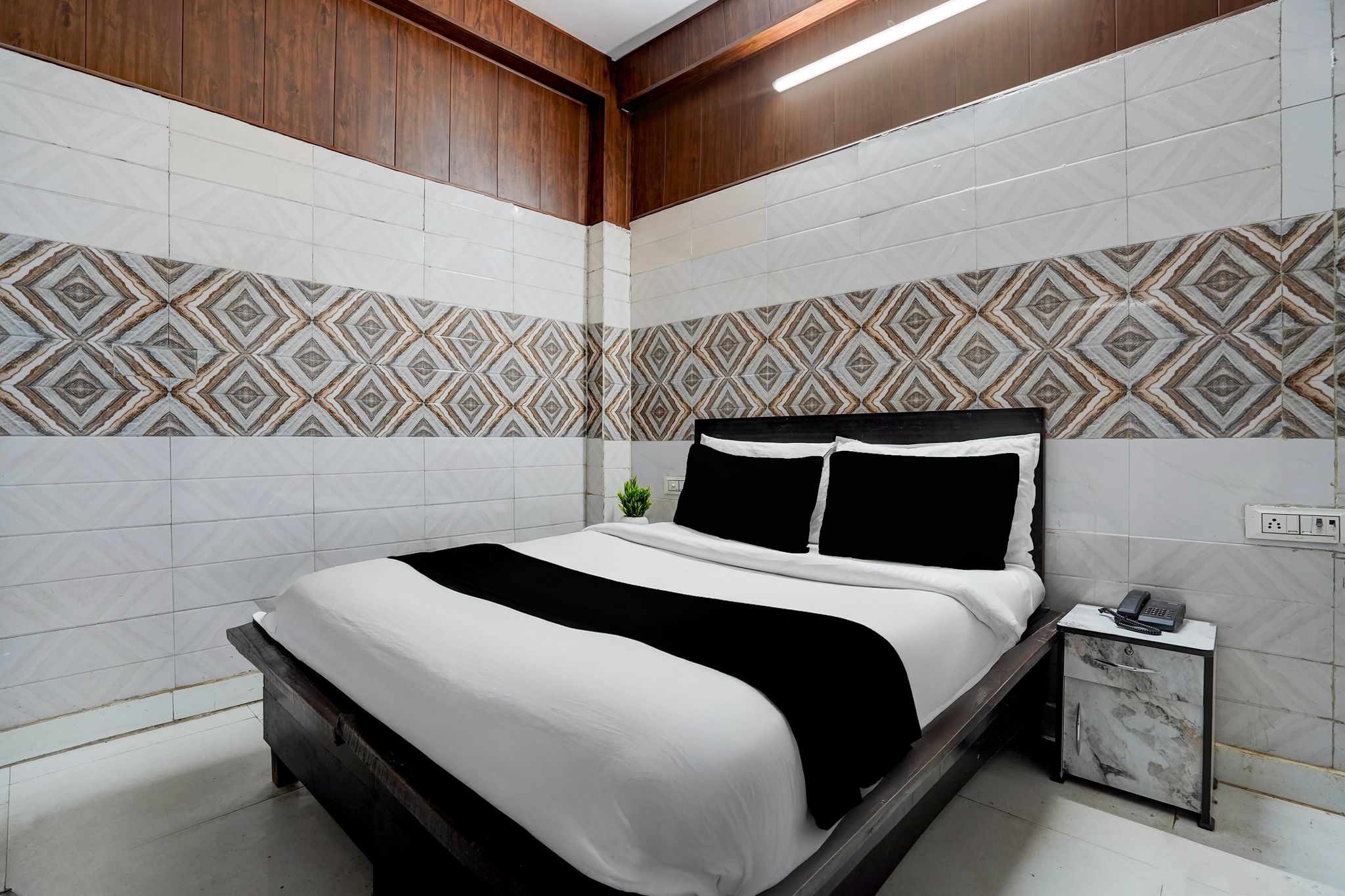 Collection O Hindon Airport Ghaziabad CLASSIC 11