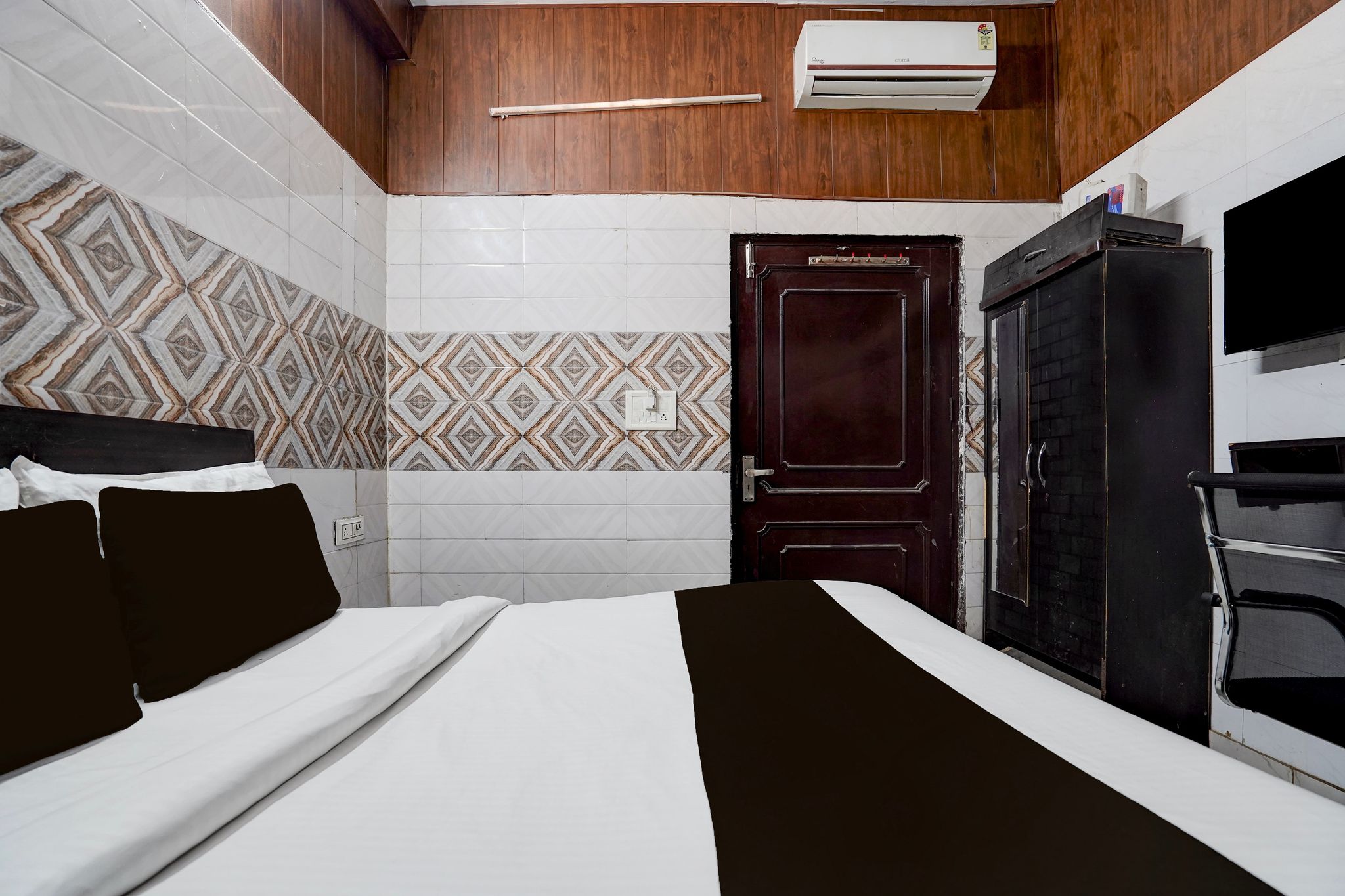 Collection O Hindon Airport Ghaziabad CLASSIC 6