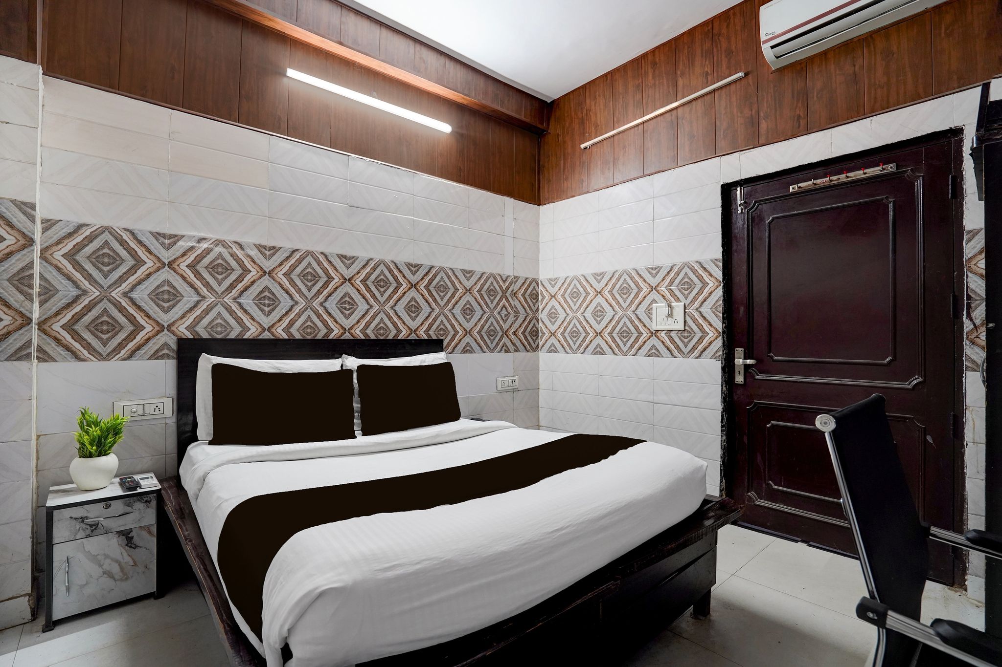 Collection O Hindon Airport Ghaziabad CLASSIC 13