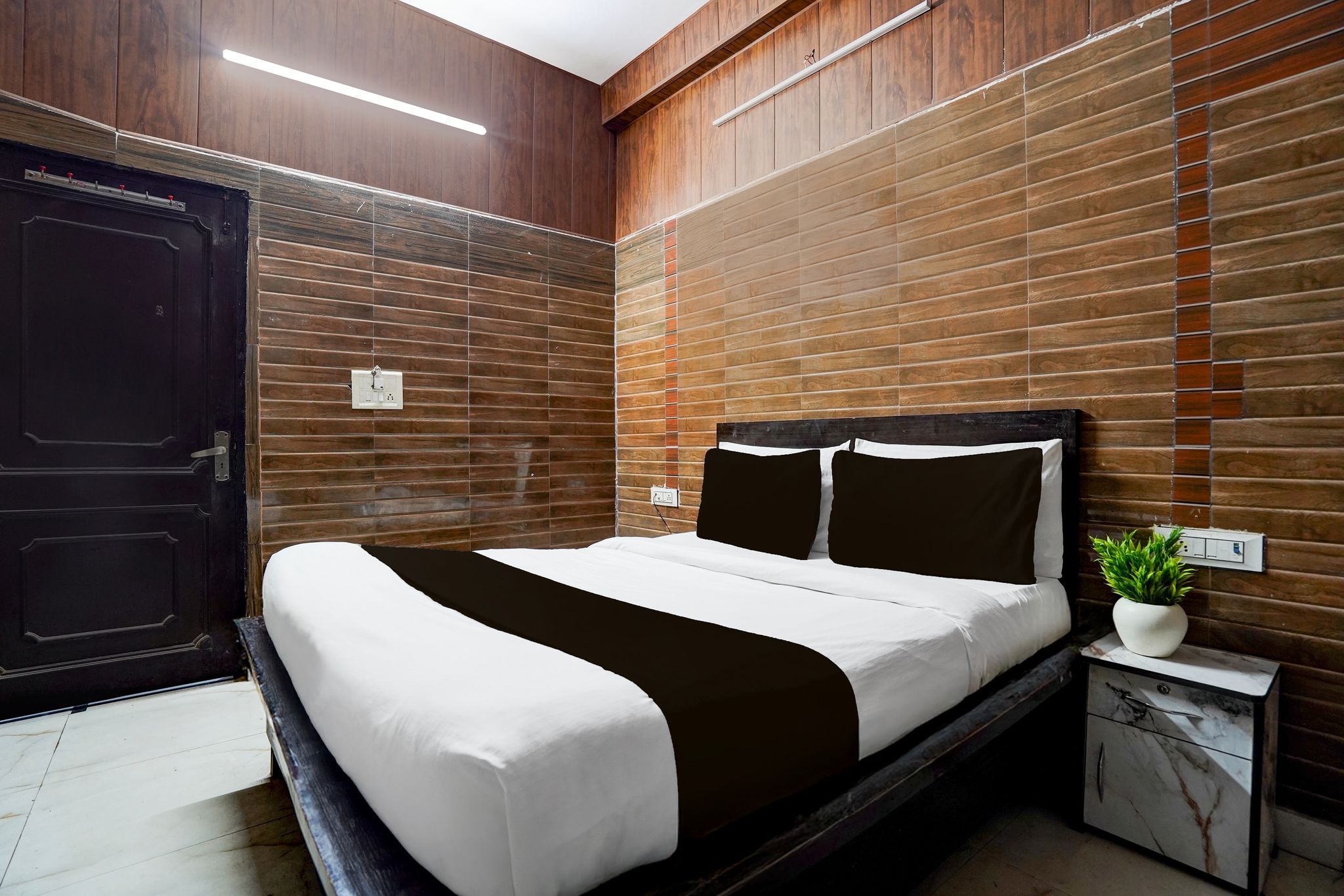 Collection O Hindon Airport Ghaziabad CLASSIC 5