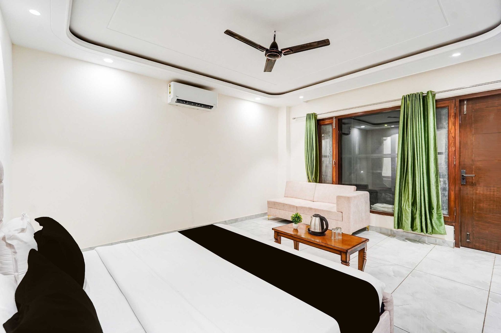 Super Hotel O Sector 18 Noida Formerly Terrene Empire CLASSIC 6