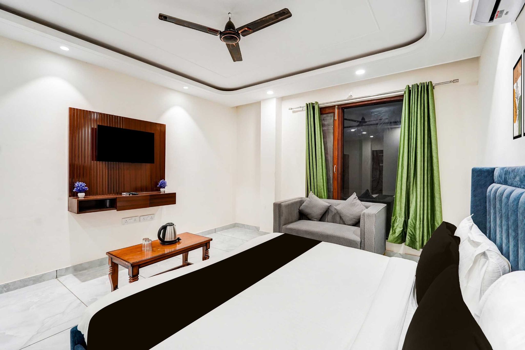 Super Hotel O Sector 18 Noida Formerly Terrene Empire CLASSIC 4