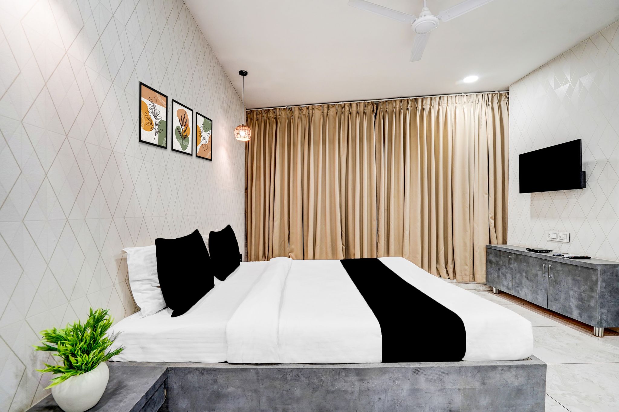 Collection O Rajpipla Bus Terminal Formerly Rajniwas CLASSIC 8