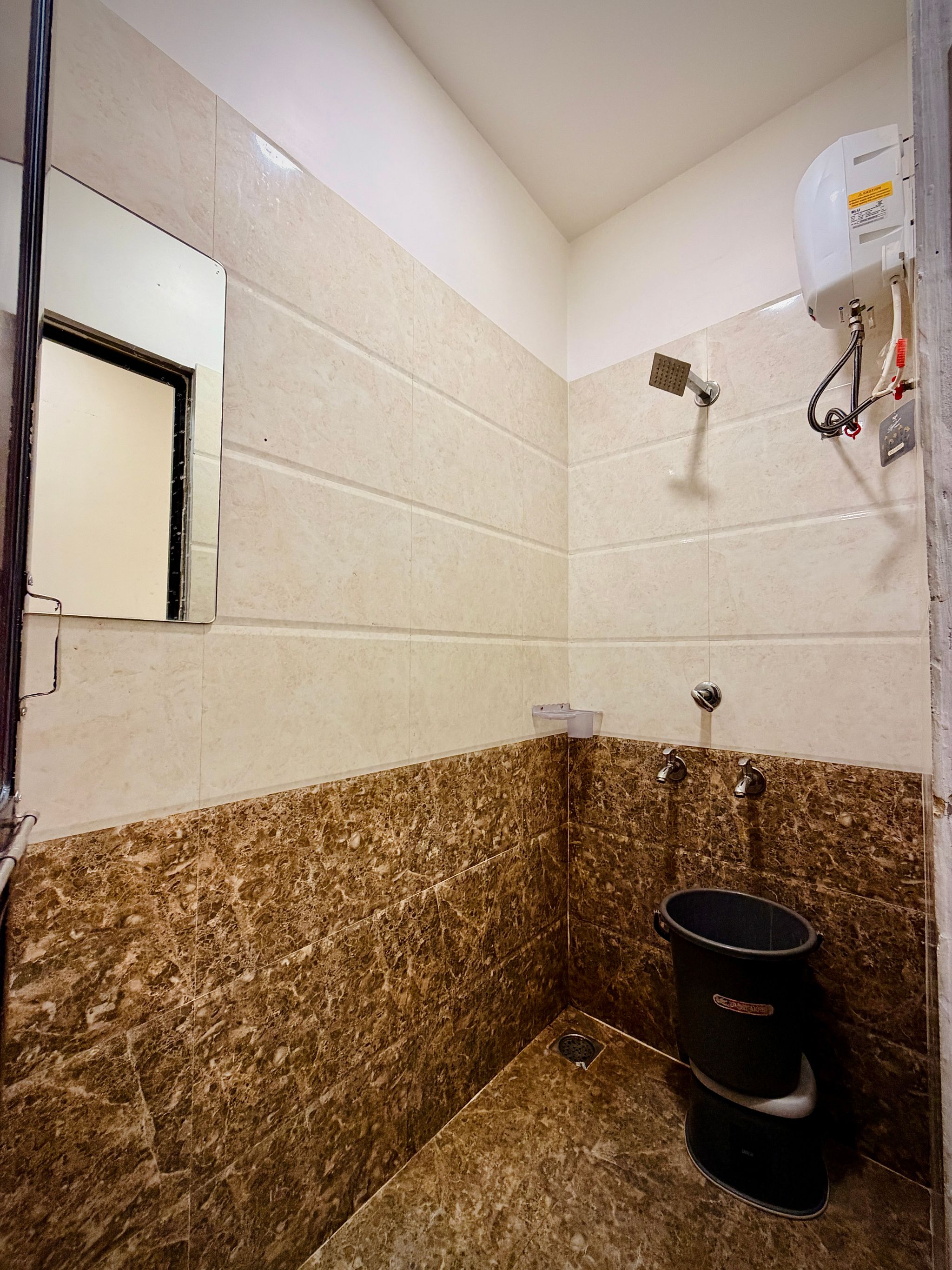 Hotel Shree Darshan - Near Mahakal Mandir Ujjain Super Deluxe Room 8