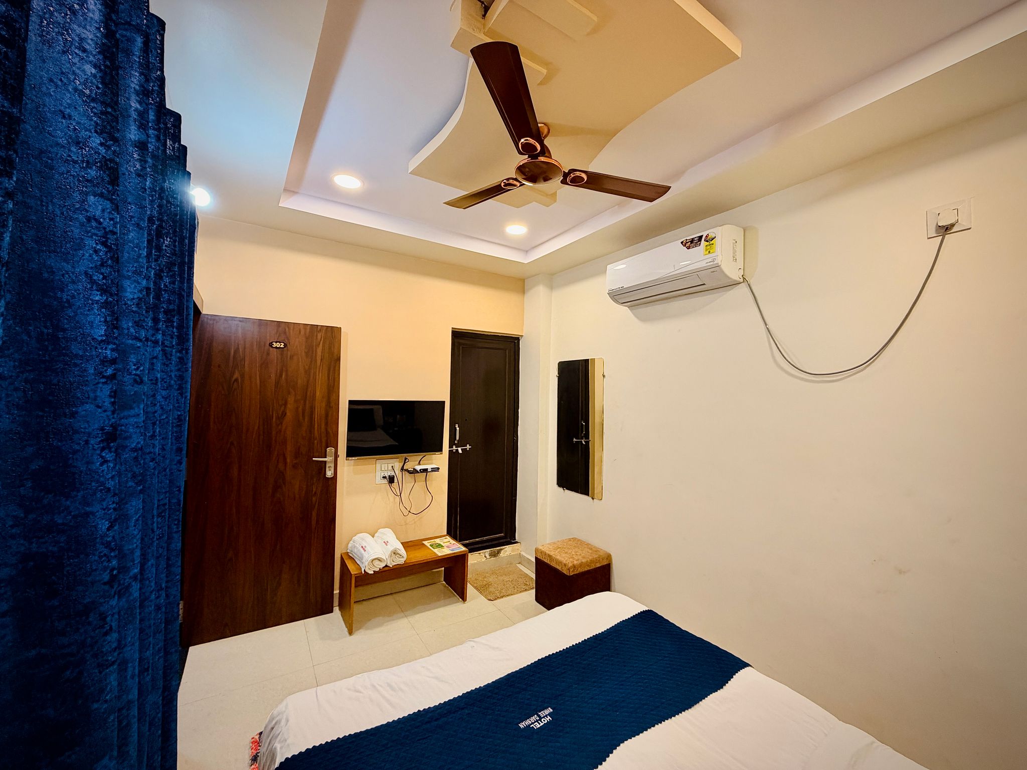 Hotel Shree Darshan - Near Mahakal Mandir Ujjain Standard Room 6