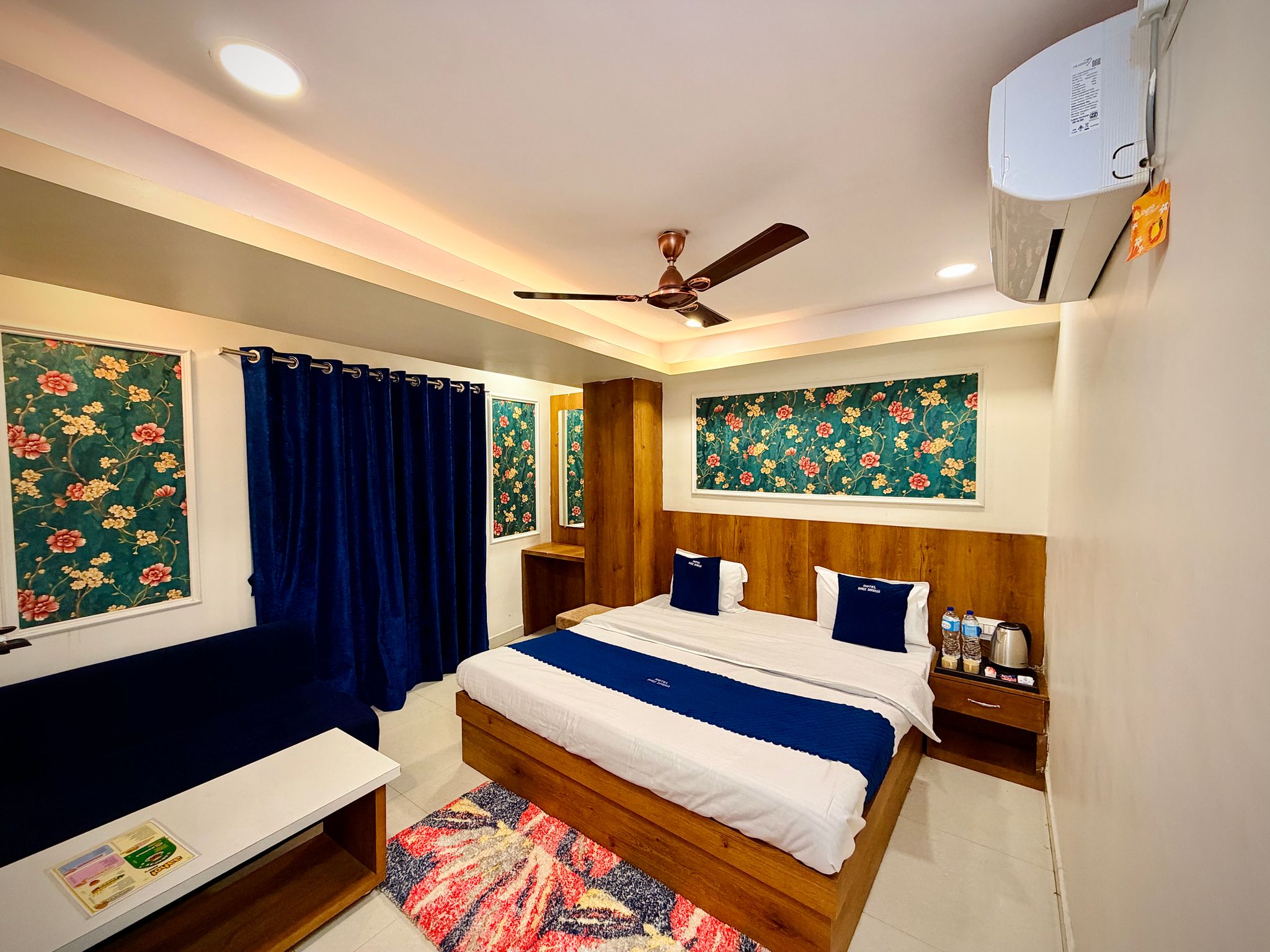 Hotel Shree Darshan - Near Mahakal Mandir Ujjain Deluxe Room 3