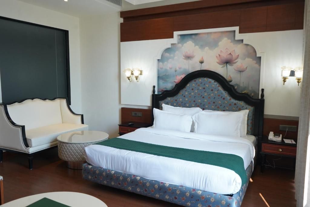 Hotel Pacific Primee - A Luxury Hotel Deluxe Room 2