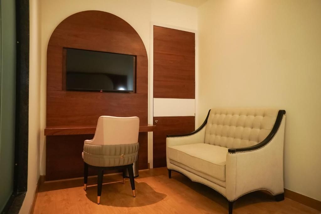 Hotel Pacific Primee - A Luxury Hotel Deluxe Room 4