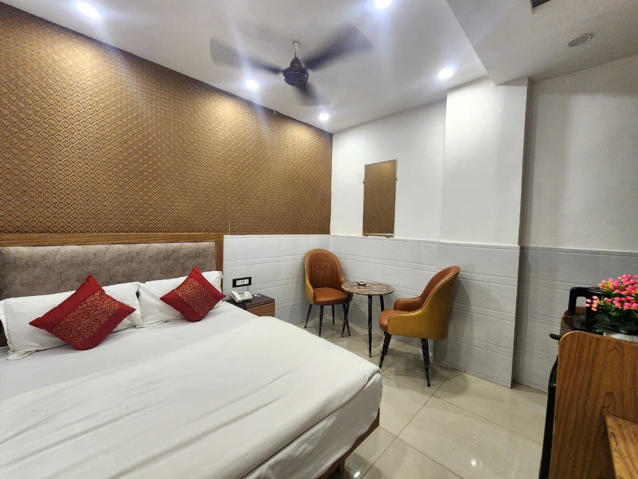 Deluxe Bedroom