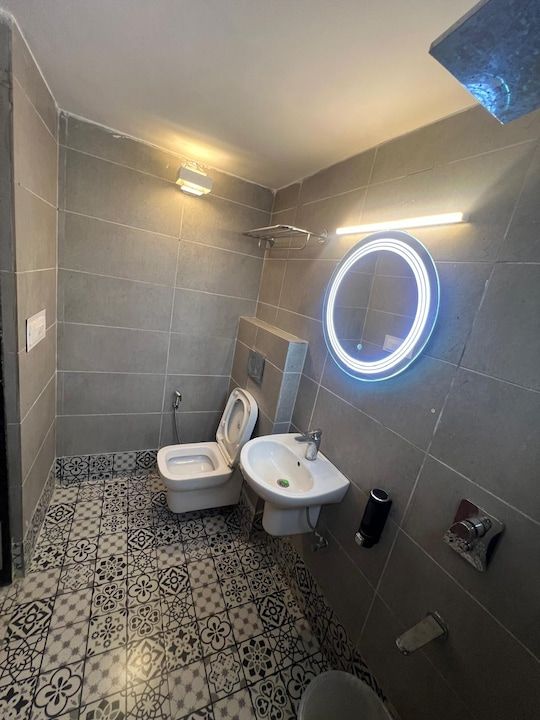 Hotel Enigma Standard 6