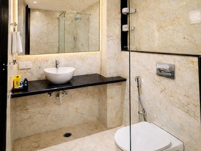 Moti Mahal Lakeview Pichola Superior Room 4